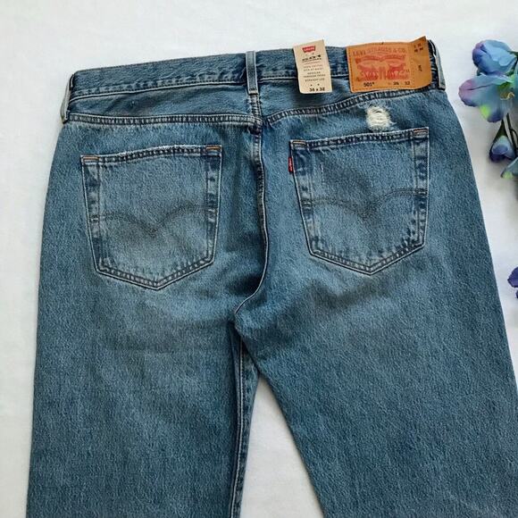 Levi's NWOT 501 Light Wash Distressed Straight Jeans Men 36 x 32 - Picture 7 of 10
